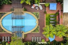 port-douglas-accommodation-free-style-resort-accommodation-facilities-pool-aerial-500x400